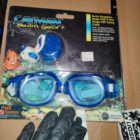 vtg cayman swim gear goggles from kmart - Picture 1 of 2
